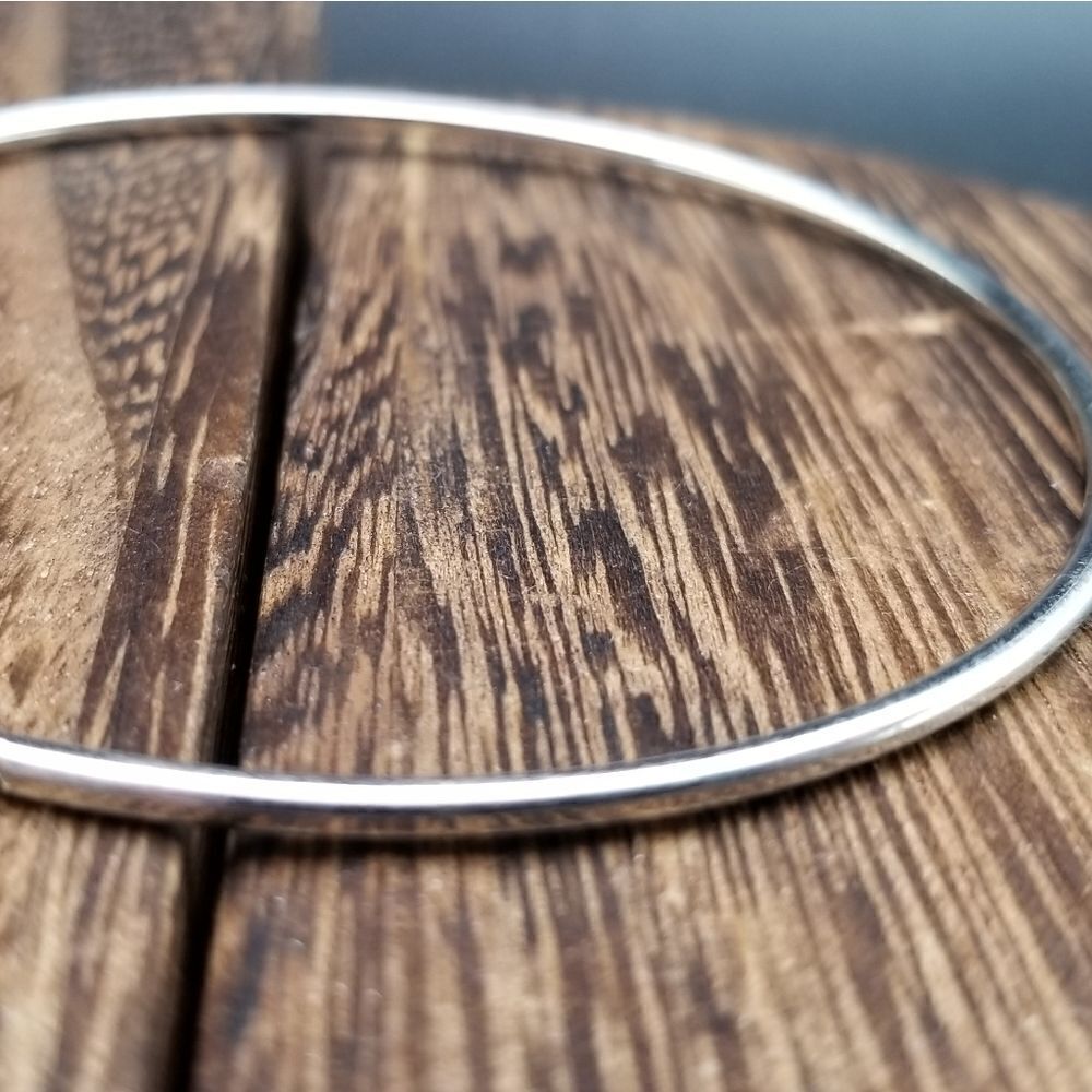 Gloss slider bracelet silver tone  B913